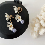 Suvine uus korea stiilis elegantne metallist valge lilla kroonlehed lilledega ripats klamber k&otilde;rvar&otilde;ngas k&otilde;rvaklambrid ilma auguta naissoost daamile