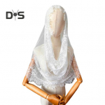 Pruudi pitsloor L&auml;bipaistev pits &Otilde;huke mantilla lilltikandid Puhta v&auml;rviga P&uuml;ha Traditsiooniline Vintage pulmapidu Erilistel juhtudel Peakate must