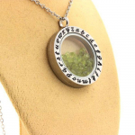 Pierres et Min&eacute;raux. Collier P&eacute;ridot brut. Mod&egrave;le Alphabet.