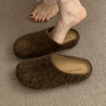 2025 Uued Naiste Sussid Korterid Muulad Kingad Suede Vabaaja Talvine Naine Pl&auml;tud Slingback Tennised Mugavad Slaidid Zapatillas 35 pruun