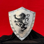 28-tolline keskaegne Knight Battle Armor Shield metallist k&auml;sit&ouml;&ouml;na valminud dekoori koopia
