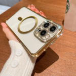 Magsafe'i juhtmevaba laadimis&uuml;mbris iPhone 14 13 12 11 Pro Max jaoks l&ouml;&ouml;gikindel luksuslik teemants&auml;ra l&auml;bipaistev silikoonkate for iphone 11 pro punane