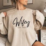 Kohandatud Wifey Est 2022 dressipluus, kihlatud dressipluus, pruudi du&scaron;&scaron;, isikup&auml;rastatud pruutkingitus uue naise kapuutsidega pullover S aprikoosi