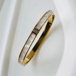 Uue disainiga tsirkoonist inkrusteeritud k&auml;ev&otilde;rud ja k&auml;ev&otilde;rud naistele Kulla h&otilde;bedase v&auml;rvi roostevabast terasest veekindlad luksusbr&auml;ndi ehted kingitused 58-60mm