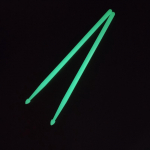 2 t&uuml;kki 5A trummpulgad Professionaalsed eredad ja kerged libisemiskindlad k&auml;epidemed helendavad pimedas Valgustus