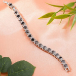 Vapustav Estele naiste k&auml;ev&otilde;ru roodiumiga kaetud CZ ja mustade kividega