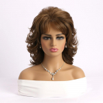 Euroopa Amd-Ameerika stiilis naiste igap&auml;evaseks kasutamiseks loomulik v&auml;limusega kohev l&uuml;hike laineline parukas k&uuml;ljetukkidega pruun