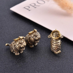 Messingist multifilmi Little Tiger Animal v&otilde;tmehoidja ripats Zodiac Tiger V&auml;ike ripats 25*17*22mm kuld