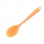 8-tolline silikoonsalat, sool T&ouml;&ouml;riistad, pulber, k&otilde;rge temperatuuritaluvus k&ouml;&ouml;giriist V&auml;ikesed lusikad toiduvalmistamiseks 4 v&auml;rvi heleroheline v&auml;rv