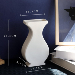 Must-valge keraamiline kuivatatud lillevaas Moodne minimalistlik lame vaas malepleed Kvaliteetsed kaunistused Moodne kodukaunistus valge