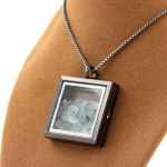 Collier - Pierres et Min&eacute;raux - Aigue-Marine brut - Mod&egrave;le carr&eacute; - Acier inoxydable - Mixte