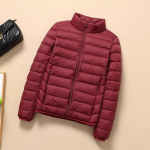 Naiste L&uuml;hike Slim Sulgjope - 2023 S&uuml;gis/Talv Stiil, Soe & Kerge P&uuml;stkraega Valge Pl&uuml;&uuml;siga. Remote Area Shipping veinipunane v&auml;rv