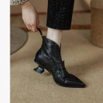 Naiste nahast poolsaapad Elegantne terava varbaga keskmise kontsaga kingad 2025. aasta trend Mood Uued pumbad Goth Designer Talv Botas De Mujer 40 must