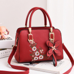 Yogodlns Fashion Tikitud k&auml;ekott PU-nahast &otilde;lakott Luksuslik mitme taskuga &uuml;lemise k&auml;epidemega kott Suure mahutavusega kandikud 23x13x16cm punane