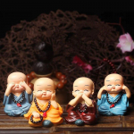 4 tk autokaunistused Vaik armas v&auml;ike munk kujuke nukk armatuurlaua kaunistus Buddha autod siseekraani tarvikud