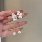 Lillek&otilde;rvar&otilde;ngad naistele Elegantsed ja k&otilde;rgekvaliteedilised pika tutiga k&otilde;rvar&otilde;ngad valge