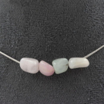 Pierres et Min&eacute;raux. Collier 4 perles B&eacute;ryl Morganite du Br&eacute;sil. Chaine en acier inoxydable Collier femmes, hommes. Taille personna