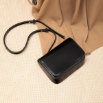 Naiste looduslikust veisenahast k&auml;ekotid Naiste ehtne nahast v&auml;ikesed &otilde;lakotid Daamide Fashi disaineri luksuslikud retro crossbody kotid 18x4x13cm must