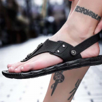 Suvised sandaalid Meeste pealisr&otilde;ivad Meeste rannajalatsid Libisemiskindlad sandaalid ja sussid Kulumiskindlad pl&auml;tud Meeste 39 must