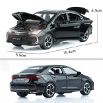 Toyota Corolla 6-tollise metallist autosimulatsioon peen survevalu ja m&auml;nguasjas&otilde;iduk 1:32 sulamikollektsiooni mudelikingitused lastele