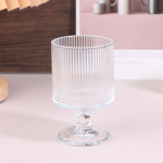 Loov triibuline klaaskuul k&otilde;rgetel jalgadel klaas veiniklaas pokaal vintage joogiklaas vintage kohvi mahla &scaron;ampanja kokteilide klaas