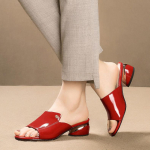 Sandaalid Naiste keskmine konts Paks konts Suvine Uued Naiste kingad Pehmest nahast sandaalid Sussid Kandmine Moodsad kalasuu suured naiste kingad &otilde;ues 34 punane