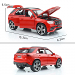 Mercedes Benz GLE 63s AMG linnamaasturi simulatsioon survevalu ja m&auml;nguasjas&otilde;idukid Helid ja valgus, tagasit&otilde;mbamisauto 1:32 sulami mudel