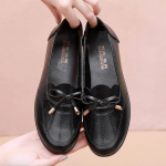 Keskealiste ja eakate naiste kevadised ja s&uuml;gisesed pealepandavad madalad kingad, ema mugavad libisemiskindlad pehme tallaga mokassiinid 35 must