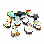 10 tk Cute Duck seeria multifilmi PVC kingav&otilde;lusid kingade kaunistamiseks 10pcs