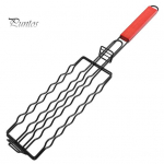 Puidust k&auml;epidemega &otilde;&otilde;nsa disainiga grillpuur korduvkasutatav v&auml;lik&auml;mping, vorst, liha, juurvilja, grilliv&otilde;rk must