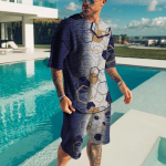 Suvine meeste uus T-s&auml;rk Suurem&otilde;&otilde;tmelised lahtised riided Retro l&uuml;hikeste varrukatega mood must ja valge n&auml;gu 3D muster T&auml;nav 0 kaelus L