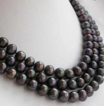 Vapustav super 3 rida 8-9 mm &uuml;mmargune musta mageveep&auml;rli kaelakee