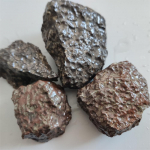 umbes 100 g loodusliku kummalise pinnaga Gangou meteoriiti Lop Nor Xinjiangi meteoriitide dekoratiivkollektsioonist kodukaunistuskivi about 100g