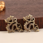 1 tk Retro messingist draakoni kujukeste kujundus Rikkus J&otilde;ukus Hiina stiilis ornament Dragon Luck Animal Fengshui vanaaegsed kaunistused