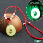 Hiina Zodiac Red Rop Ripats Kaelakee Helendavad Helmed Naistele Meestele T&auml;htkuju Loomade Crystal Choker &Otilde;nnelikud s&uuml;nnip&auml;evaehted Tiger