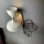 Valged ja kuldsed Diabolo Mid Century kaasaegsed pistik&uuml;hendusega seinavalgustid | Topelt Sputnik seinavalgustid | Itaalia stiilis tualettlamp| 1950. aastate retrovalgustus