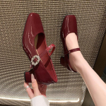 Mood Punased Mary Jane kingad Naine Luksuslik Kristallpandlaga K&otilde;rged Kontsad Patendinahk Keskmise kontsaga Pumpkingad Naine Prantsuse Kleit Peokingad 2024 4.5 punane