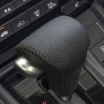 Auto k&auml;igukasti nahkk&auml;igukangi peakate Honda CRV 2017-2024 sisustustarvikud