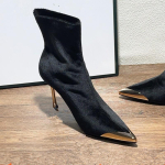 Moodne Uus Stiil Naiste Lakoonilised Mustad Naiste Pahkluusaapad Terava Otsaga Disain Metallist Kaunistus K&otilde;rged Stileto Kontsad Kingad Zapatos Mujer 35 must
