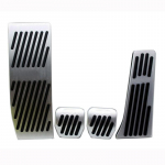 1 set Non-drilling Aluminium Alloy Accelerator Gas Brake Footrest Pedal Pads For BMW E90/ 1 3 5 series AT/ X5 X6 MT With logo AT