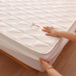 Sojakiust tepitud madratsikate 100% puuvillane teppimisvoodikate (Ilma padjap&uuml;&uuml;rita) 100cmx200cm valge