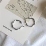 LATS Fashion Distortion Interweave Twist Metal Ring Geomeetrilised &uuml;marad k&otilde;rvar&otilde;ngad naistele Aksessuaarid Retro peoehted