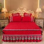 Romantiline luksuslik sametist tepitud voodikate, paks peene flanellist tikandid pitsvoodi seelik King-voodi kate ilma padjap&uuml;&uuml;rita Only 2pcs Pillowcase punane