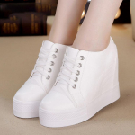 Naiste vabaajajalatsid kiiluplatvormiga varjatud kontsad, mugavad naiste tossud naiste suures suuruses kingad 34 valge