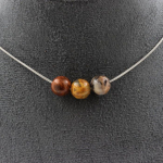 Pierres et Min&eacute;raux. Collier 3 perles Agate crazy lace 8 mm Chaine en acier inoxydable.