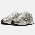 Nike Naiste V5 RNR Hingavad Vabaajajalatsid US 8