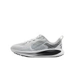 Nike Vomero 18 GS Summit White Black Silver Laste tossud Off-White Metallic-Silver IO9501-100 39 white