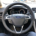 Ford Mondeo Fusion 2013-2019 EDGE 2015-2019 jaoks Kohandatav DIY Must Mikrokiudnahast Auto Roolikate K&auml;sitsi &Otilde;mmeldud Blue Thread