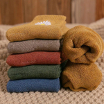 S&uuml;gis- ja talvine sametist paksendatud soojad naiste sokid &uuml;hev&auml;rvilised naiste keskmise toruga sokid puuvillased sokid one size