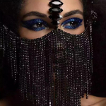 Stonefansi mood Ebaregulaarsed narmastega mask S&auml;delev n&auml;okarneval 2022 Rhinestone'i naiste luksuslikud kost&uuml;&uuml;mid ehted naiste peole Black Mask